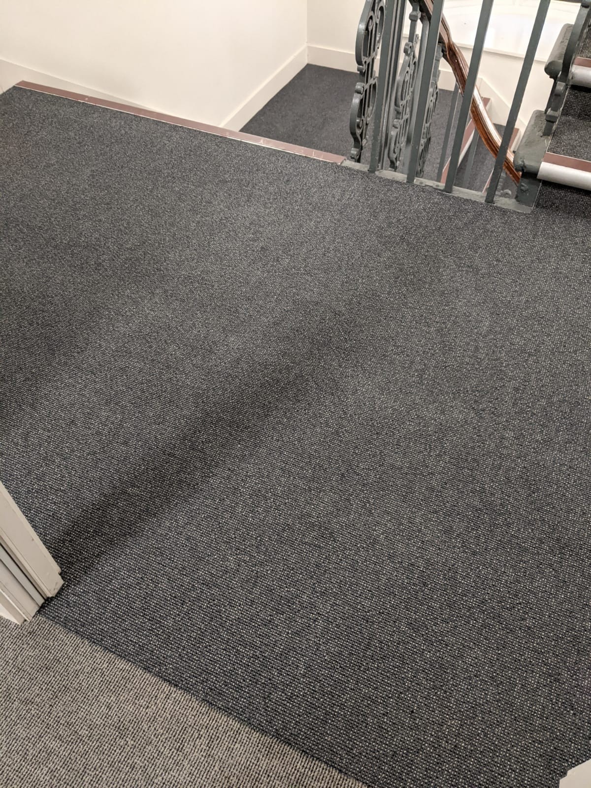 Out of Hours Office Carpet Cleaning: Keeping Commercial Workspaces Fresh for the Morning